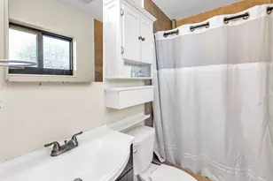 2000 NW 38th St, Oakland Park, FL 33305 - Photo 14