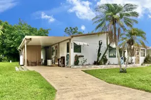 6226 S Joshua Ln, Lake Worth, FL 33462 - Photo 2