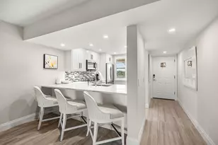 6061 Balboa Cir, Boca Raton, FL 33433 - Photo 2