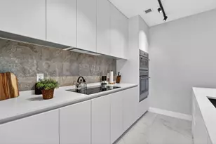 700 NE 23rd St, Miami, FL 33137 - Photo 6