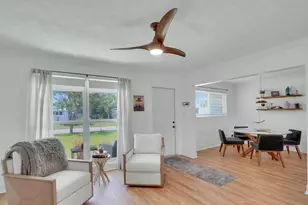 455 NE 34th St, Boca Raton, FL 33431 - Photo 6