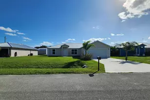 956 SE 39th Terrace, Okeechobee, FL 34974 - Photo 1