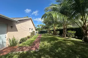 300 NE 42nd St, Boca Raton, FL 33431 - Photo 52