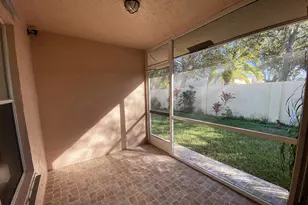 300 NE 42nd St, Boca Raton, FL 33431 - Photo 14