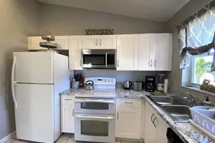 300 NE 42nd St, Boca Raton, FL 33431 - Photo 28