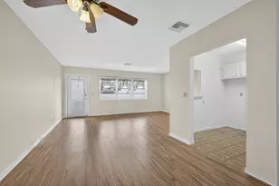 159 Easthampton G, West Palm Beach, FL 33417 - Photo 4