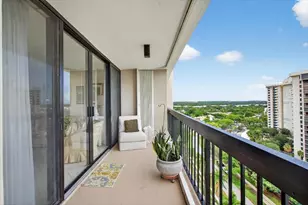 2425 Presidential Way, West Palm Beach, FL 33401 - Photo 4