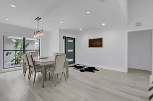 39 Edinburgh Dr, Palm Beach Gardens, FL 33418 - Photo 6