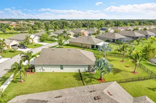 2785 Granville Mnr SW, Vero Beach, FL 32968 - Photo 36