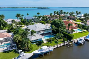 7 Island Rd, Sewalls Point, FL 34996 - Photo 4
