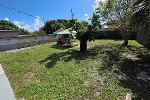 812 Selkirk St, West Palm Beach, FL 33405 - Photo 4