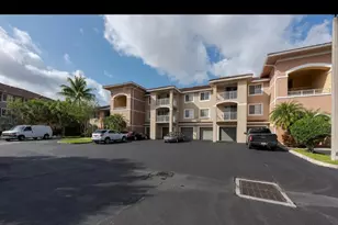 6556 Emerald Dunes Dr, West Palm Beach, FL 33411 - Photo 2