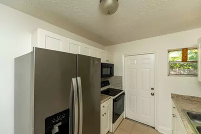 2108 Avenue E, Fort Pierce, FL 34950 - Photo 10