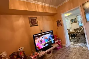 10430 NW 28th Ct, Miami, FL 33147 - Photo 10