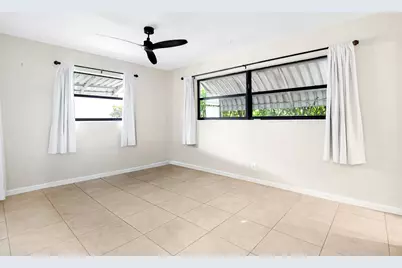 325 SE 10th Court, Deerfield Beach, FL 33441 - Photo 12
