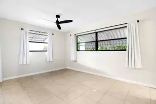 325 SE 10th Ct, Deerfield Beach, FL 33441 - Photo 12