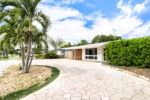 325 SE 10th Ct, Deerfield Beach, FL 33441 - Photo 2