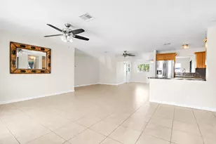 325 SE 10th Ct, Deerfield Beach, FL 33441 - Photo 4