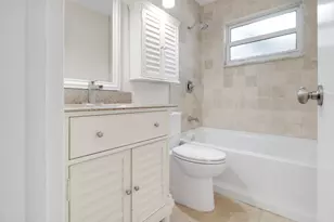 325 SE 10th Ct, Deerfield Beach, FL 33441 - Photo 16