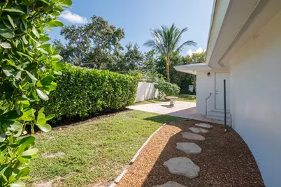 7504 Pine Tree Lane, Lake Clarke Shores, FL 33406 - Photo 24
