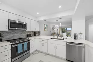 6936 Huntington Ln, Delray Beach, FL 33446 - Photo 2