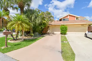7504 Sierra Dr E, Boca Raton, FL 33433 - Photo 2