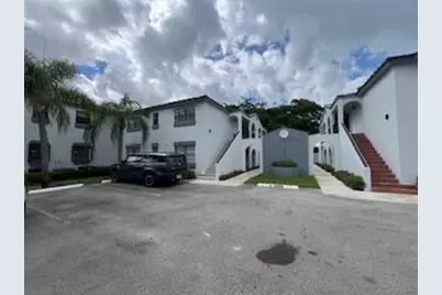 18206 Mediterranean Boulevard, Unit #4-21, Hialeah, FL 33015 - Photo 2