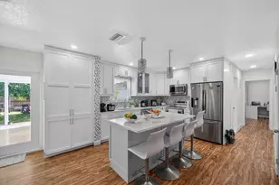 7026 Pine Tree Ln, Lake Clarke Shores, FL 33406 - Photo 4