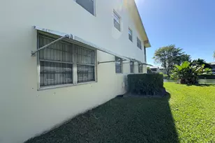 34 Northampton B, West Palm Beach, FL 33417 - Photo 10