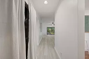 1210 SE Parkview Pl, Stuart, FL 34994 - Photo 4