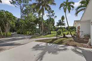 8855 N Bates Rd, Palm Beach Gardens, FL 33418 - Photo 42