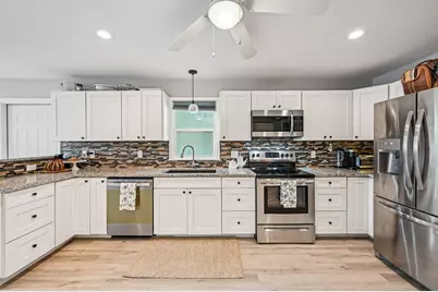 251 SE Paradise Place, Stuart, FL 34997 - Photo 2