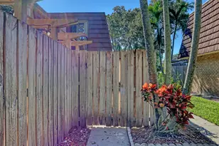 1415 14th Ln, Palm Beach Gardens, FL 33418 - Photo 6