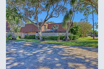 1415 14th Lane, Palm Beach Gardens, FL 33418 - Photo 2