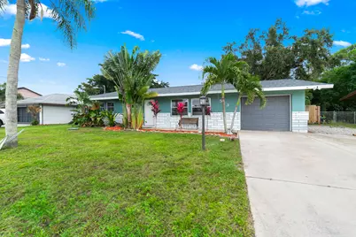 543 SE Calmoso Drive, Port Saint Lucie, FL 34983 - Photo 1