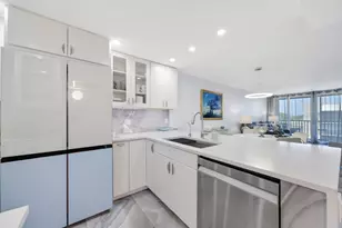 12 Royal Palm Way #605, Boca Raton, FL 33432 - Photo 1