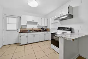 2656 NW 5th St, Okeechobee, FL 34972 - Photo 10