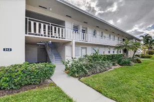 312 NE 17th Ave, Boynton Beach, FL 33435 - Photo 2