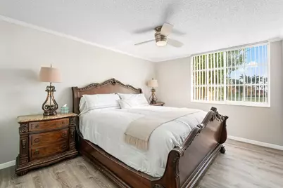 135 Yacht Club Way, Unit #204, Hypoluxo, FL 33462 - Photo 14