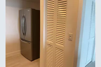 2425 Presidential 1103 Way, Unit #1103, West Palm Beach, FL 33401 - Photo 6