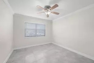 1203 S Lakes End Dr, Fort Pierce, FL 34982 - Photo 16
