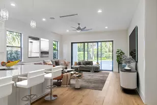 245 Alhambra Pl, West Palm Beach, FL 33405 - Photo 18