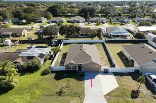 428 SE Fairchild Ave, Port Saint Lucie, FL 34984 - Photo 2