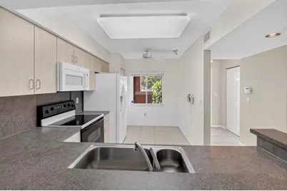 5842 Crystal Shores Drive, Unit #205, Boynton Beach, FL 33437 - Photo 12