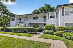 10 Southport Ln, Boynton Beach, FL 33436 - Photo 2