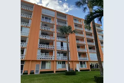 15 S Golfview Road #303, Lake Worth Beach, FL 33460 - Photo 1