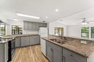 2733 SW Thunderbird Tr, Stuart, FL 34997 - Photo 10