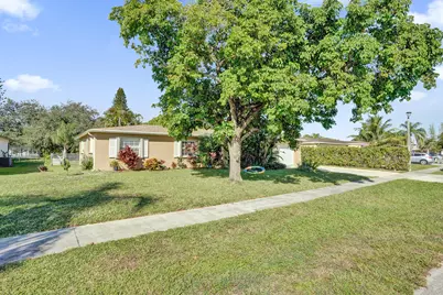 22335 Boulder Street, Boca Raton, FL 33428 - Photo 2