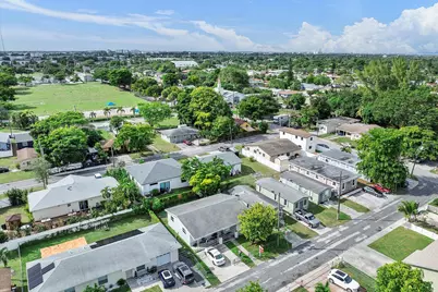 811 NW 5th Avenue, Hallandale Beach, FL 33009 - Photo 16