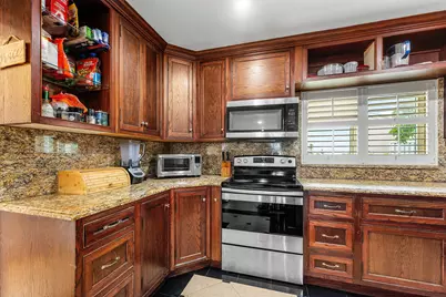 305 SW 3rd Street, Boynton Beach, FL 33435 - Photo 12